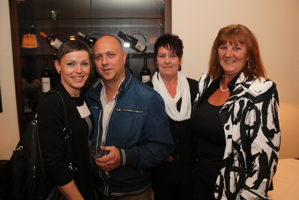 IMG_6248_Rebekka und Marko Wascher _Wascher Kosmetik_ mit Angelika und Katharina.JPG