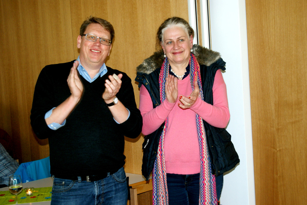 91 Arndt Buchwald und Maria Bauer-Debois_ ein Applaus f__r alle Mitwirkenden.JPG