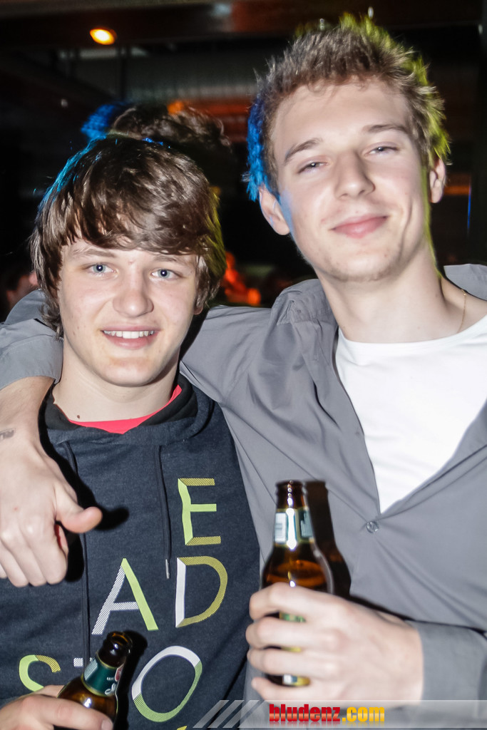 13671203.jpg