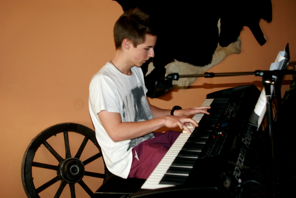 054 Robert B__sch spielt Giorgia.JPG