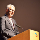 BK_Chair des Boards Heiner Graf lobte die Absolventengruppe.jpg