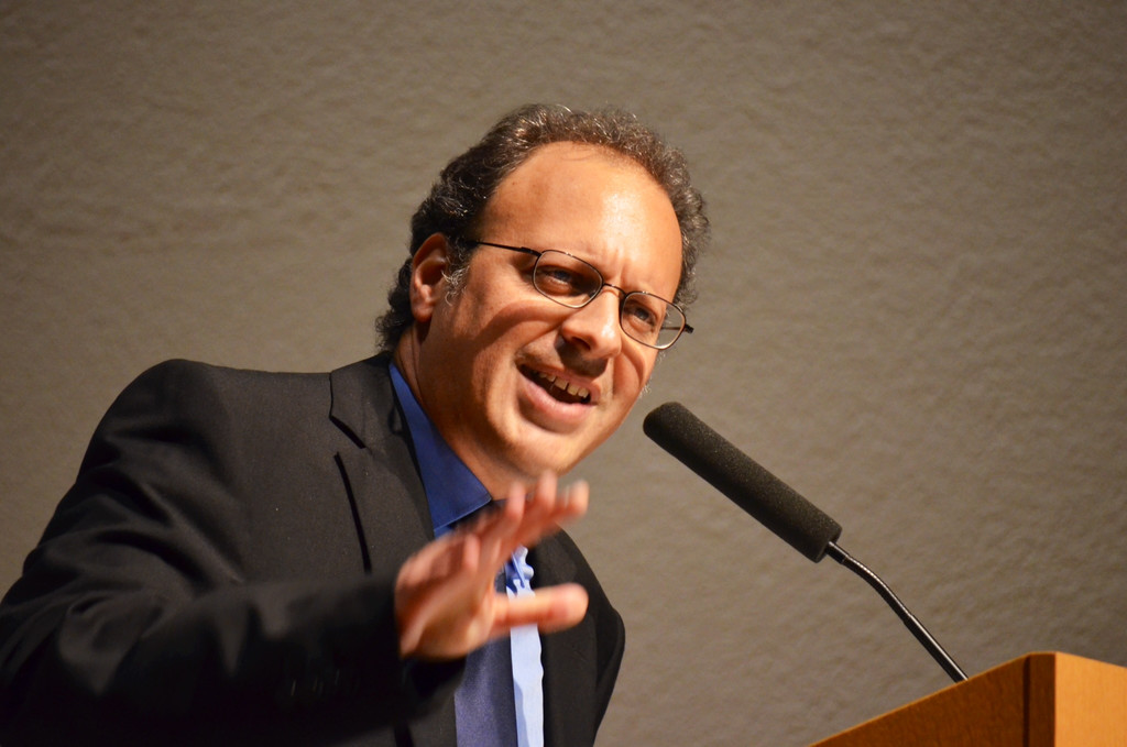 BK_IP Diploma Coordinator Steve Bavaro hielt eine feurige Ansprache.jpg