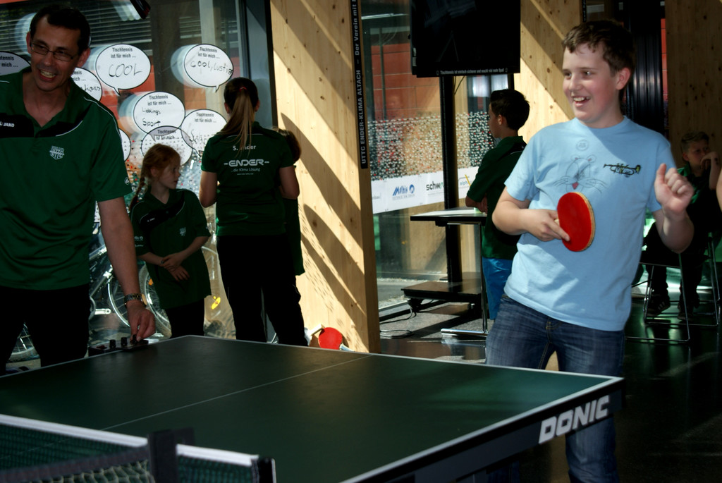 Timo hatte Spa__ beim Tischtennis.JPG