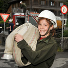 Nicole mit Wasserschlauch.jpg
