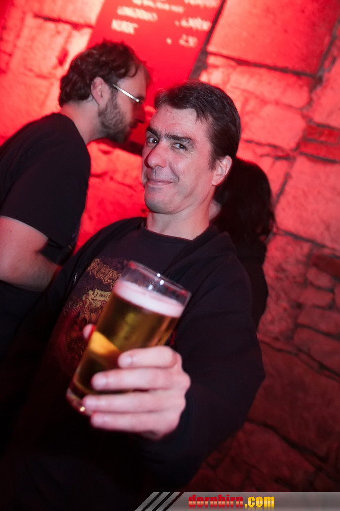 13687826.jpg