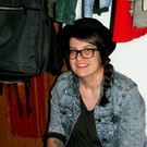 24 Simone Angerer kreiert Schmuck.JPG