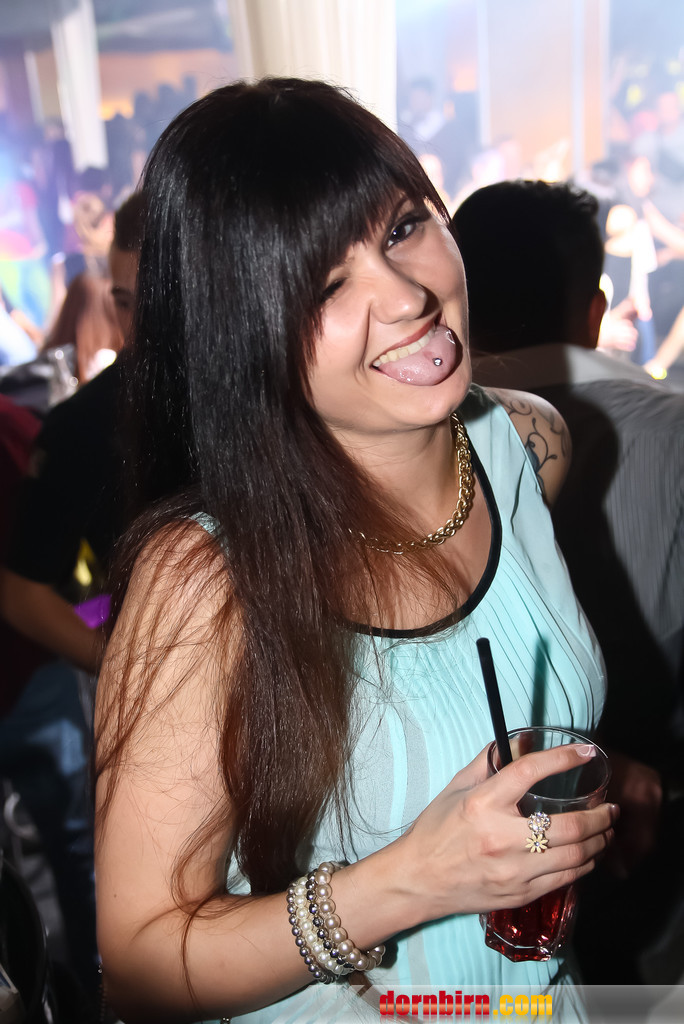13699103.jpg