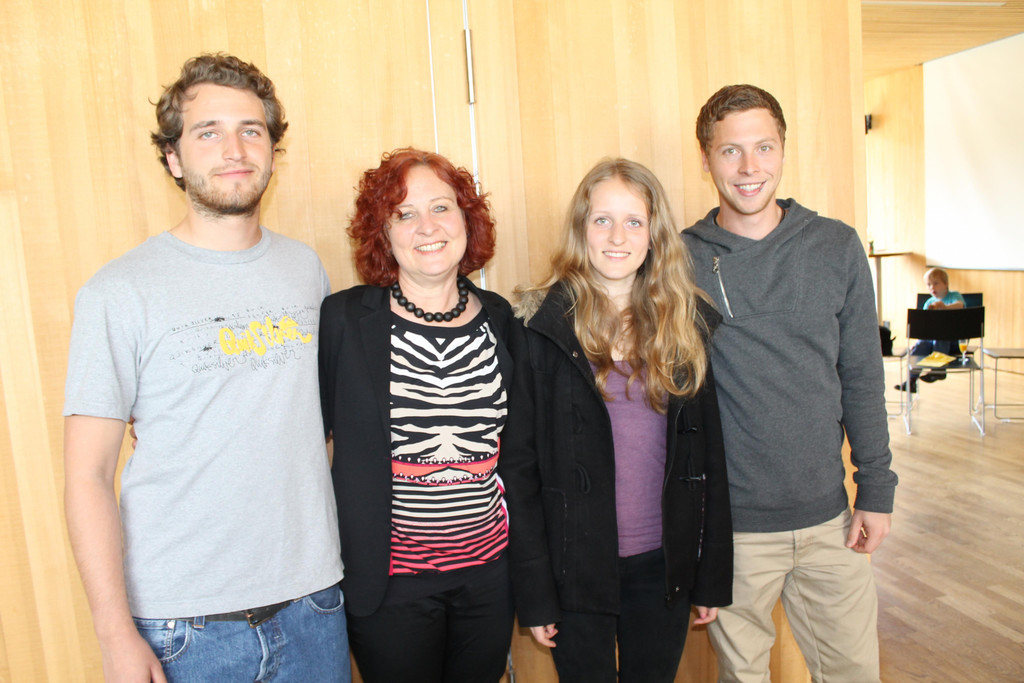 Elisabeth mit Familie Tobias Milena und Lukas.JPG