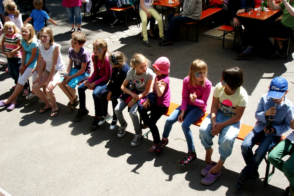 090 Gaudi beim Kinderschminken.JPG