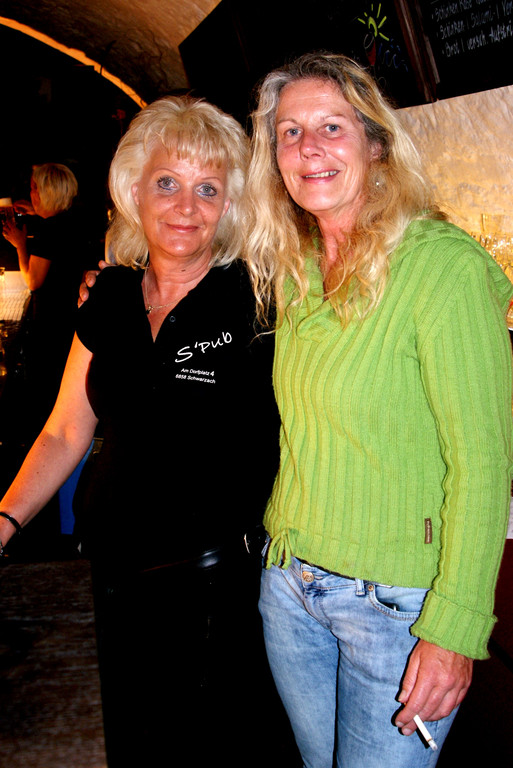 76 Rosmarie und Elisabeth.JPG
