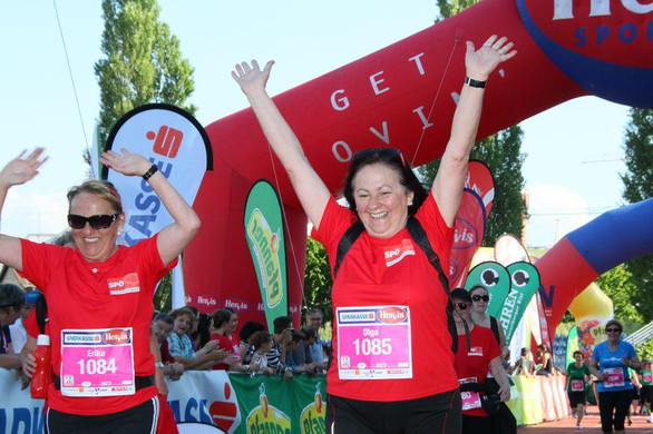 Erika und Olga im Ziel.jpg