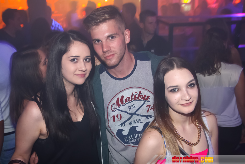 13706820.jpg