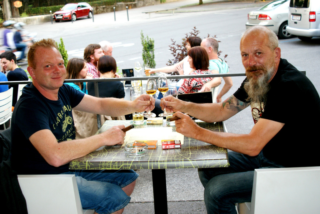 07 Karl und Wolfgang bevorzugen den Plantation Trinidad Rum.JPG
