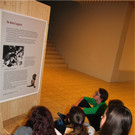 BK_Unvorstellbar was damals passierte-Oberstufenschu__ler mit Arbeitsauftra__gen bei der Ausstellung No Child_s Play.jpg