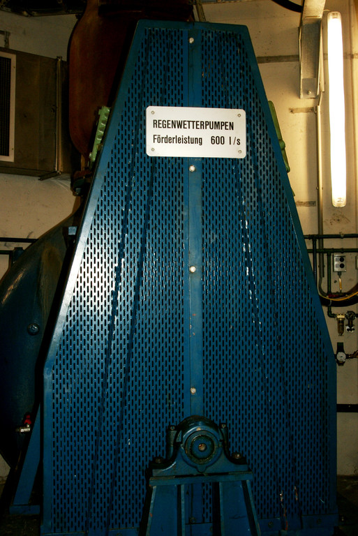 Diese Pumpe schafft 600 l pro sek.JPG