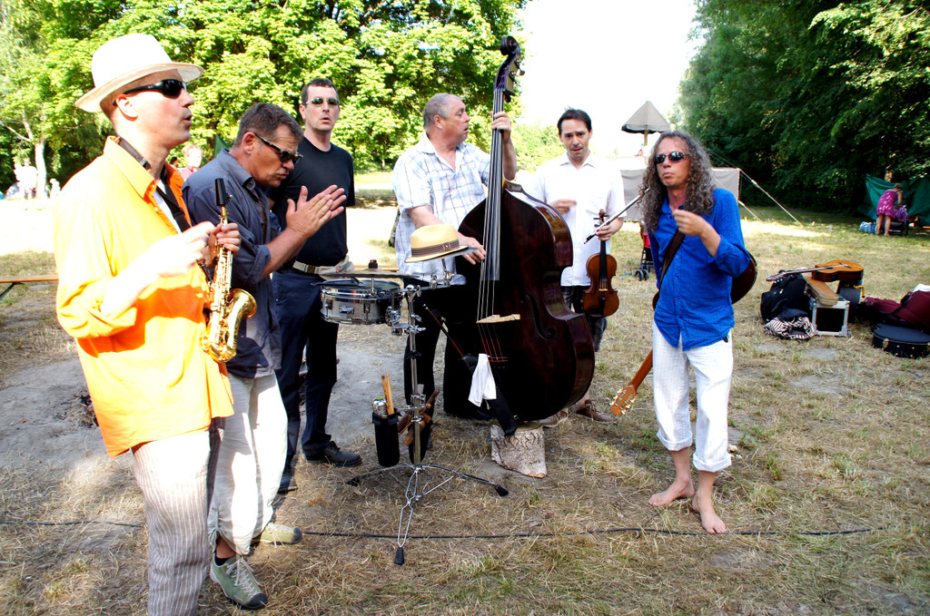 Die Bauernf__nger sorgten f__r musikgeladene Stunden.JPG