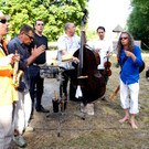Die Bauernf__nger sorgten f__r musikgeladene Stunden.JPG