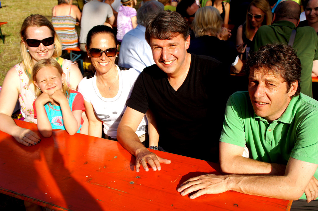 v_li_ Christine Vetter mit Luzia_ Beate und Kurt Fischer_ Bern B__sch.JPG