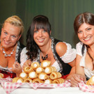 Miss Wiener Wiesn Fest 2014 Schaumrollen Wettbewerb _c_ Roland Rudolph.jpg