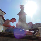 Malerin am Brunnen komp.jpg