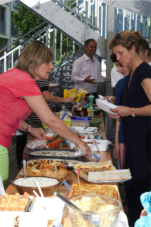 BK_ISR_International Family Dinner 15.jpg