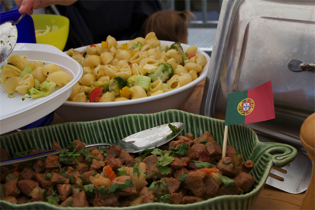 BK_ISR_International Family Dinner 19.jpg