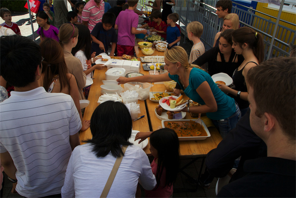 BK_ISR_International Family Dinner 21.jpg