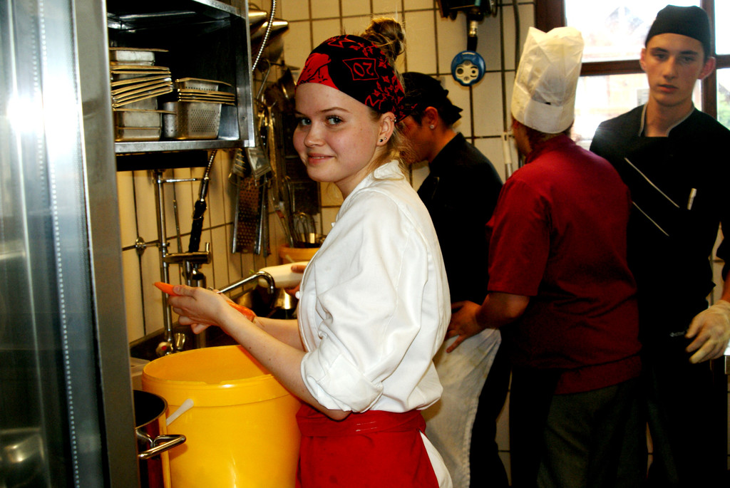 Auch M__hrchen sch__len geh__rt dazu.JPG