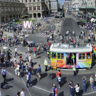985534114-1.jpg