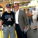 Rudy K__nig und Ernst Hagen flanierten __ber den Markt.JPG