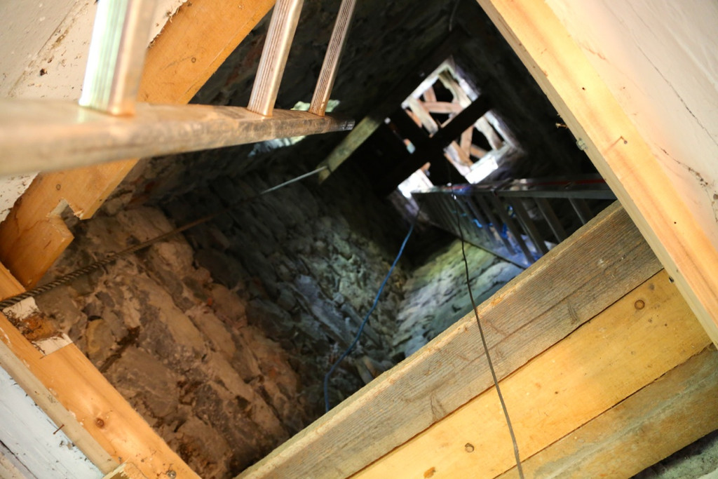 KOE_Neue Glocke Bangs im Turm 12.jpg