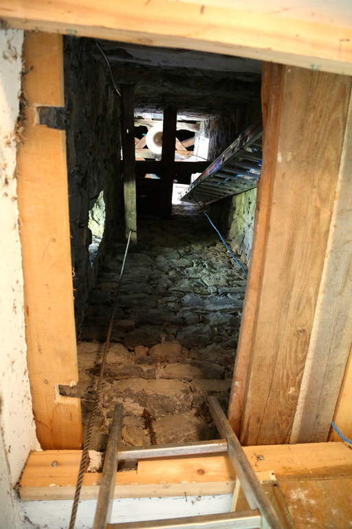 KOE_Neue Glocke Bangs im Turm 17.jpg
