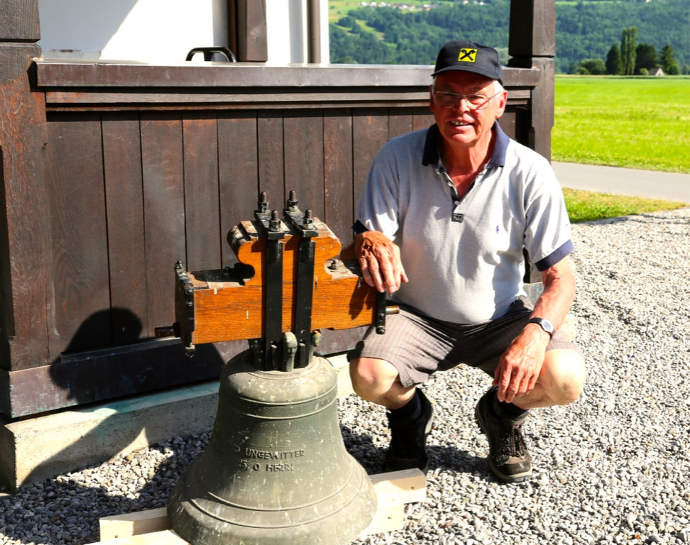 KOE_Neue Glocke Bangs im Turm 21.jpg