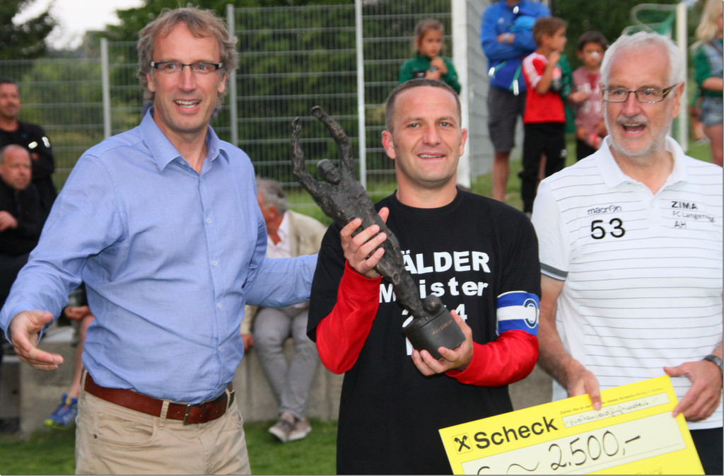 andelsbuch herwig liebschick jubelt sieg foto luggi knobel.jpg