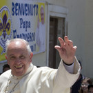 Papst in Mafia-Hochburg Kalabrien eingetroffen