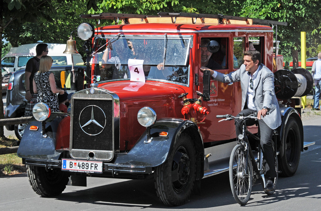Feuerwehr-Oldies_UmzugT 21-06-2014 35.jpg