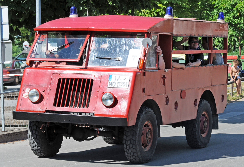 Feuerwehr-Oldies_UmzugT 21-06-2014 38.jpg
