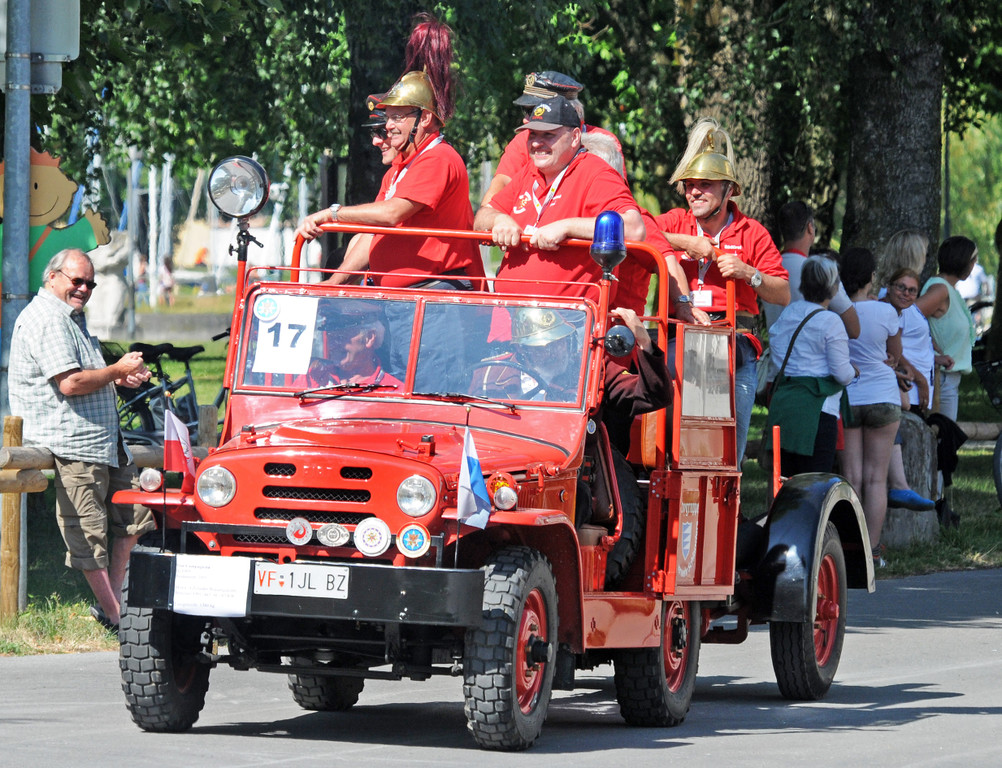 Feuerwehr-Oldies_UmzugT 21-06-2014 45.jpg