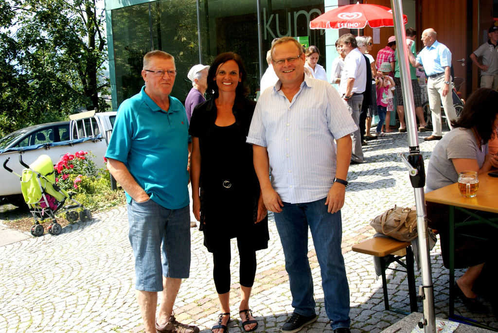 v_li_ Franz Isopp_ Chorleiterin Gertraud G__chter und Oskar Egle.JPG