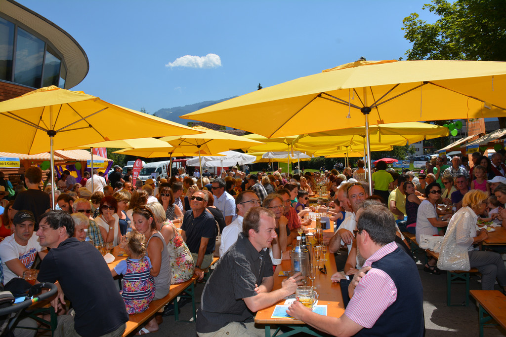 sonnenfest gruppe.jpg