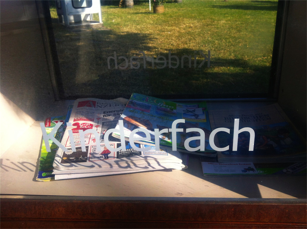 BK_Offener Bu__cherschrank Baggerlo__cher Ru__ttenen 7.JPG