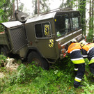 Bundesheer-Lkw bleibt hängen