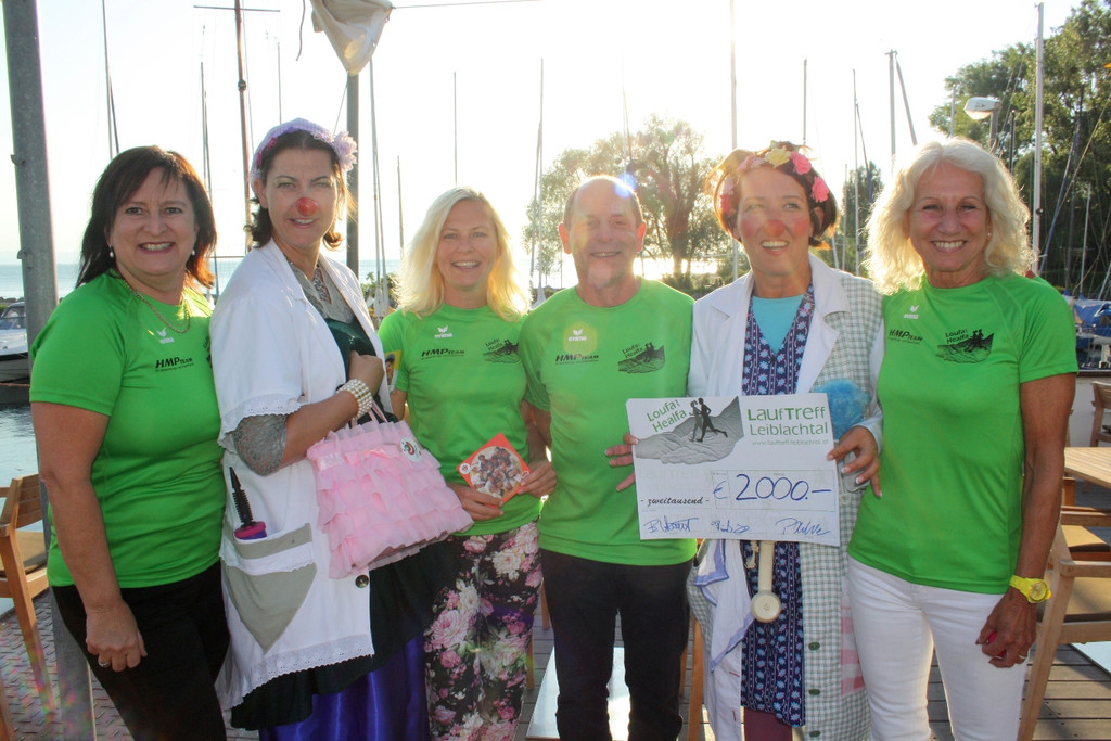 LaufTreff Scheck__bergabe 2014 _5_.JPG