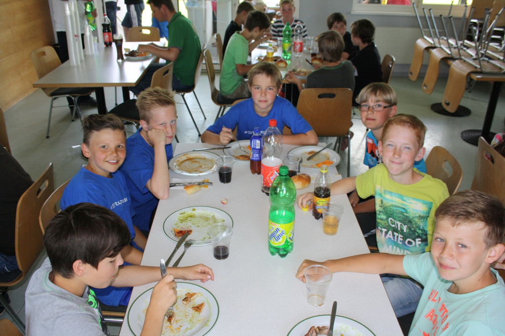 Fu__ball Nachwuchs Abschlussfest 2014 _17_.JPG