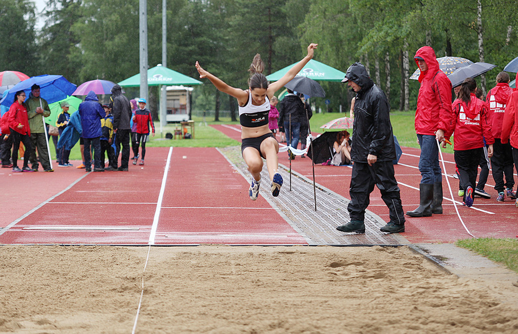 1200-Leichtathletik Weitsprung Rheinaustadion.jpg