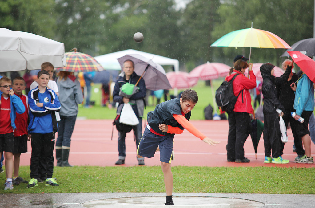 1200-Leichtathletik-Kugelstossen-Rheinaustadion.jpg