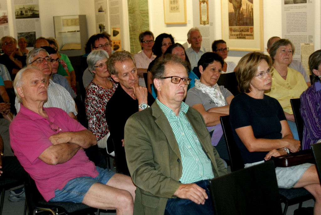 Auch GR Wolfgang B__sch war unter den Zuh__rern.JPG