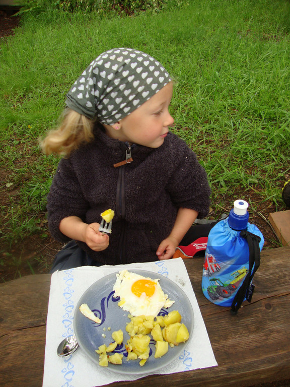 28_5_14 Wir machen Bratkartoffeln und Spiegelei _22_.JPG