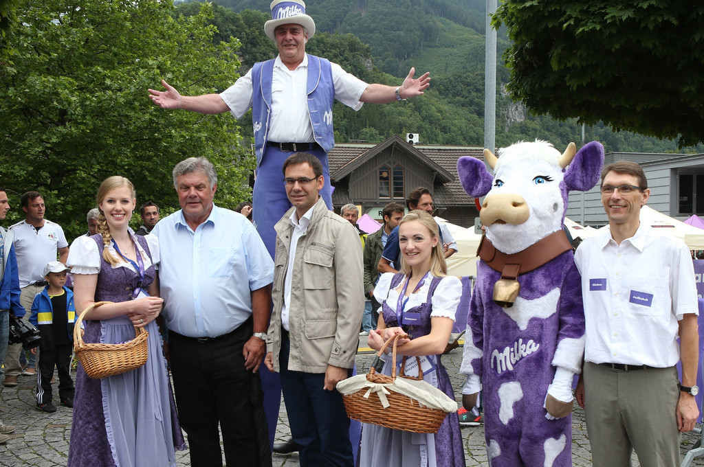 B__rgermeister Katzenmayr Landeshauptmann Wallner und Milka Werksleiter Zoller.jpg