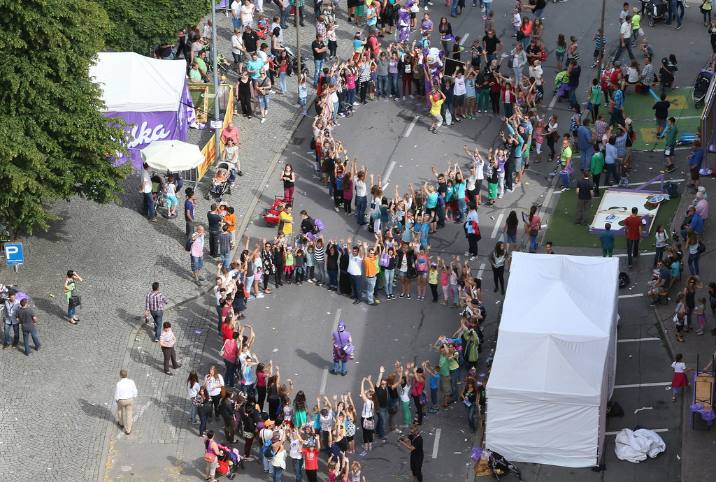 Tender Chain - Stille Post mit Lila der Milka-Kuh.jpg